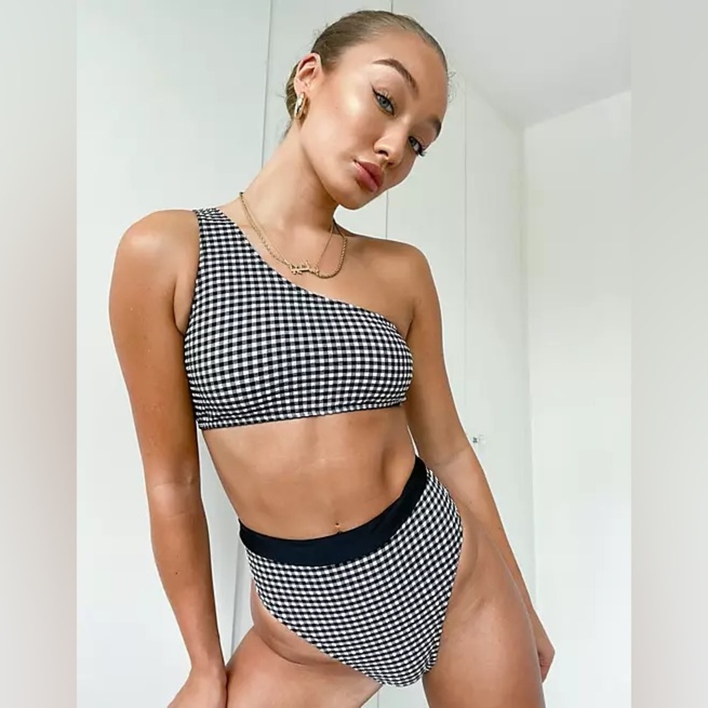 Misguided Black and White One Shoulder Bikini Top and Bottoms Size 0